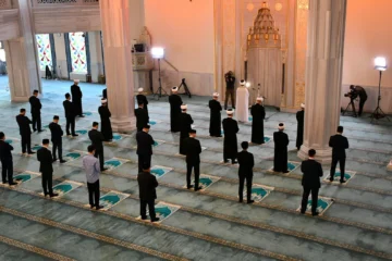 Kandil Geceleri Ne Anlama Geliyor? Faziletleri ve İhya Şekilleri