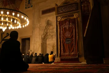 Mübarek Kandil Geceleri: Önemi, Faziletleri ve Yapılması Gerekenler