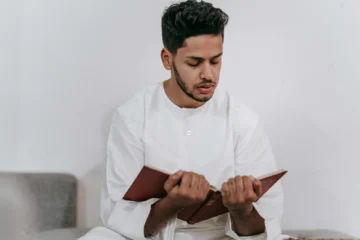 Kur'anı Kerim'i Anlama Yolları: Meali ve Tefsiri Nasıl Okumalıyız?