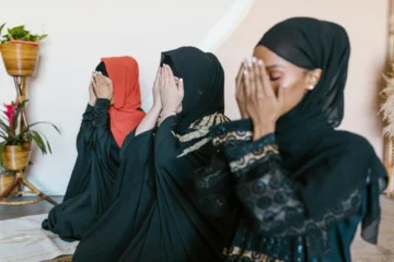 Günlük Dualar ve Zikirler: Huzur Bulmanın Anahtarları