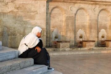 Sıkça Sorulan Sorular: Abdesti Bozan Durumlar ve Mezheplerin Görüşleri