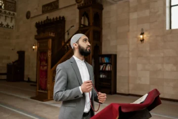 Namaz Kılma Rehberi: Adım Adım Farz Namazları Nasıl Eda Edilir?
