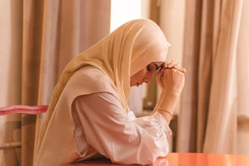 Maneviyat Mevsimleri: Dini Günler ve Kandillerin Hikmetleri ve Önemi