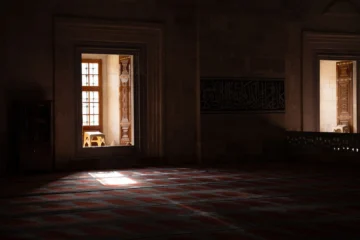 Mübarek Dini Günler ve Kandiller: Anlamları ve İhyası İçin Öneriler