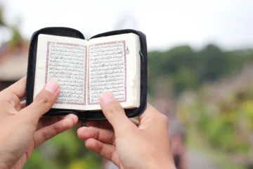 Kur'an Okumaya Nasıl Başlanır? Yeni Başlayanlar İçin Rehber ve Okuma İpuçları