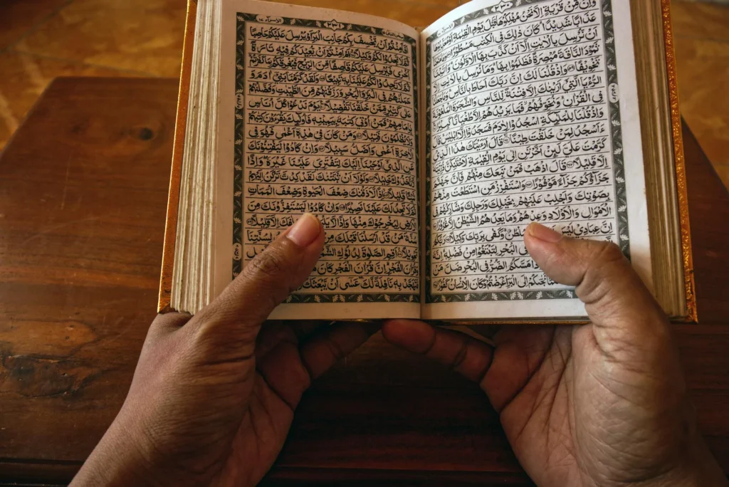 Kur'anı Kerim'i Anlamanın Anahtarları: Okuma ve Tefsir Rehberi