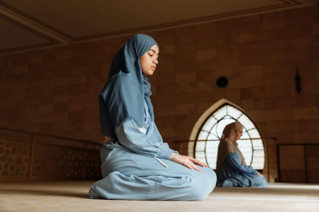 Namazın Önemi ve Faydaları: Huzura Giden Yol