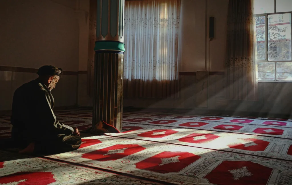 Namaz Kılmaya Yeni Başlayanlar İçin Adım Adım Namaz Rehberi