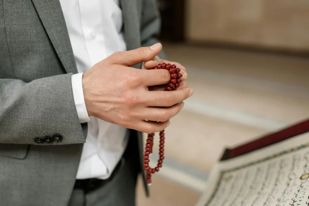 Güzel Ahlakın Temel Taşları: Bir Müslüman'ın Hayat Rehberi