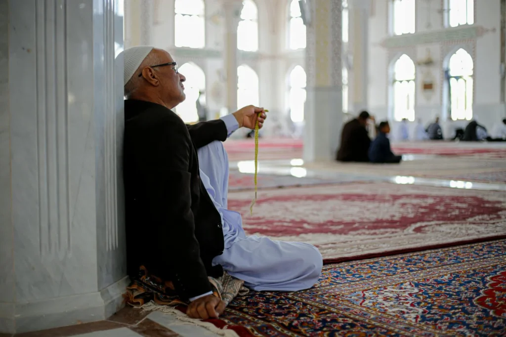 Müslümanlar İçin Temel İbadet Rehberi: Adım Adım Uygulama ve Anlamı