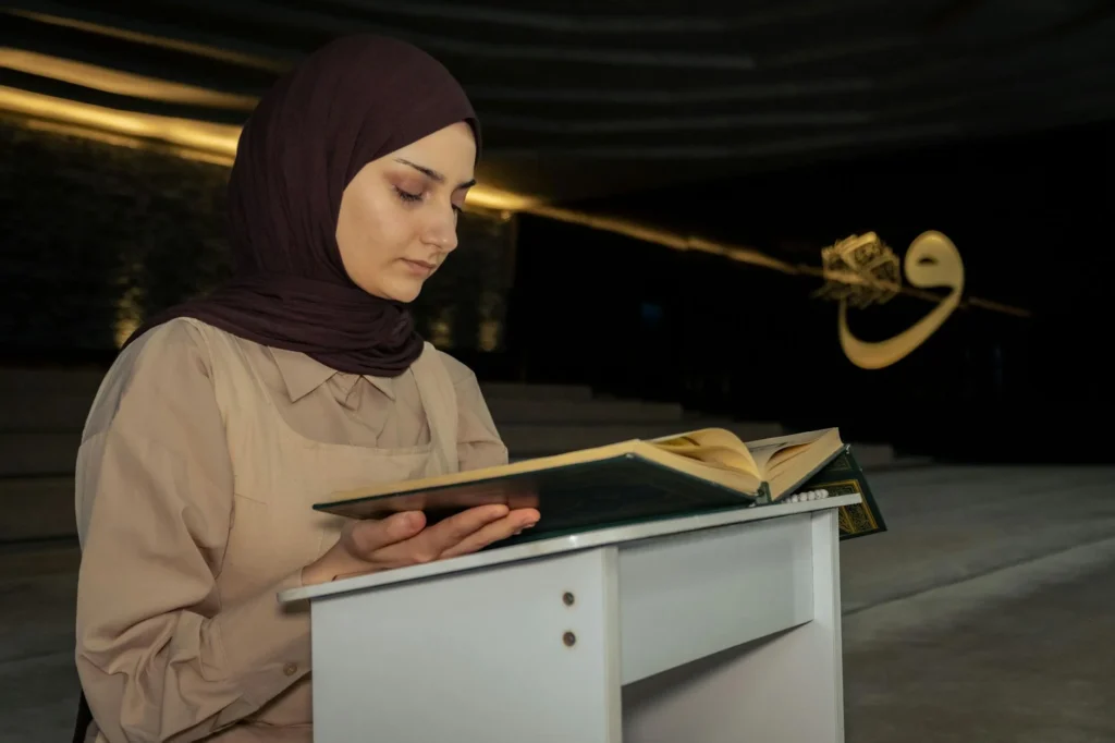 Kur'anı Kerim'i Anlamanın Anahtarları: Tefsir ve Meal Rehberi