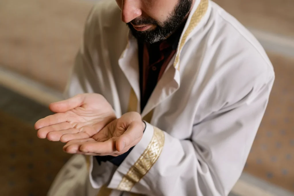 Namaz Sonrası Okunan Dualar ve Zikirler: Anlamları ve Faziletleri