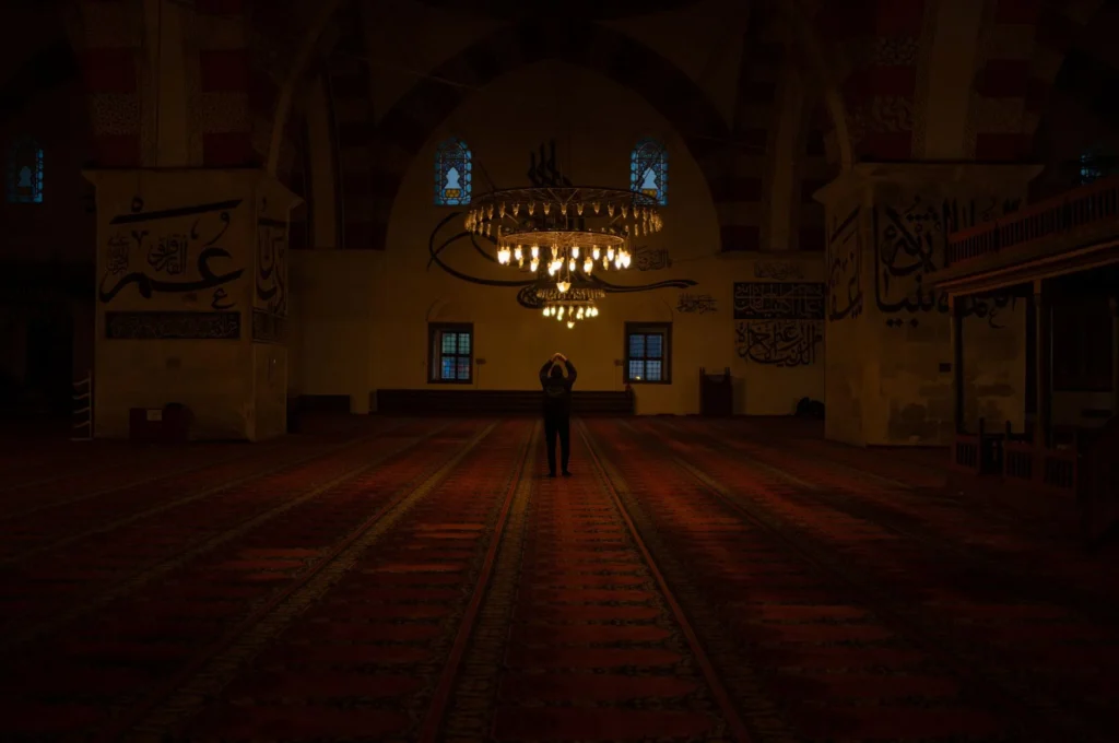 Mübarek Günler ve Geceler: Kandillerin Anlamı ve Faziletleri