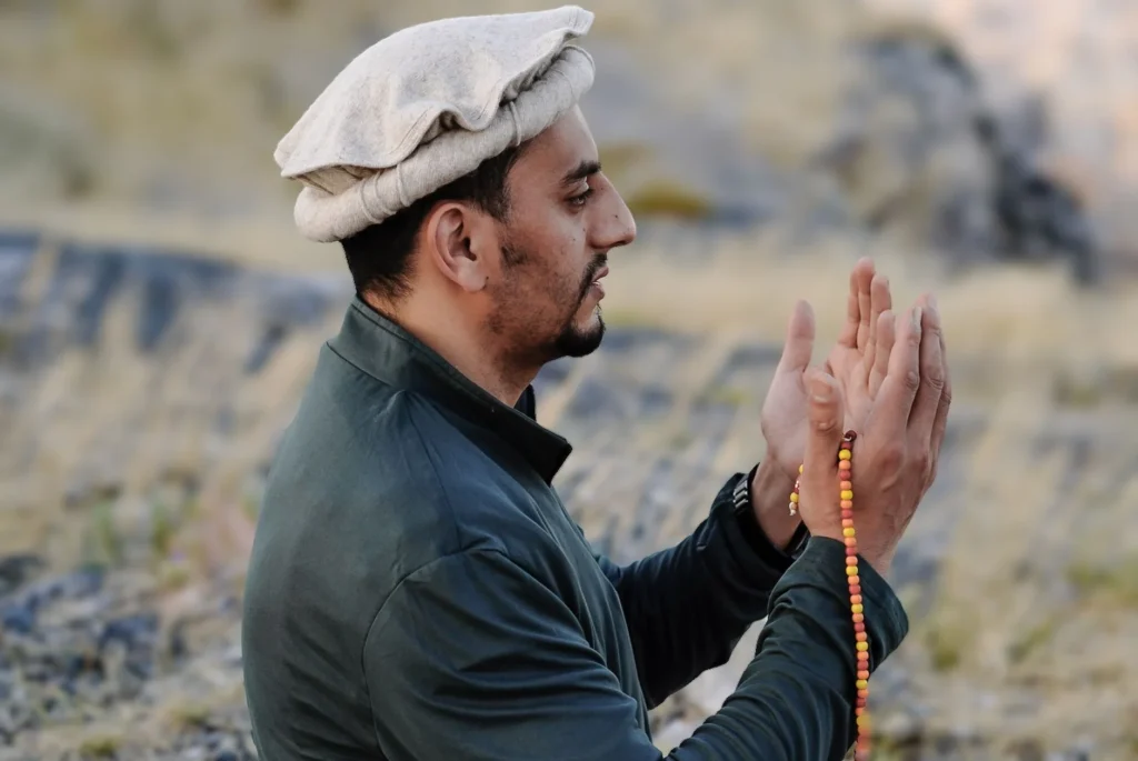 Günlük Dualar ve Zikirler: Kalbinize Huzur Veren Anlamlı İfadeler