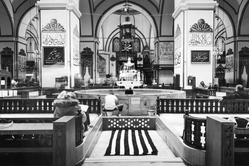 Namaz Rehberi: Adım Adım Abdest ve Namaz Kılınışı