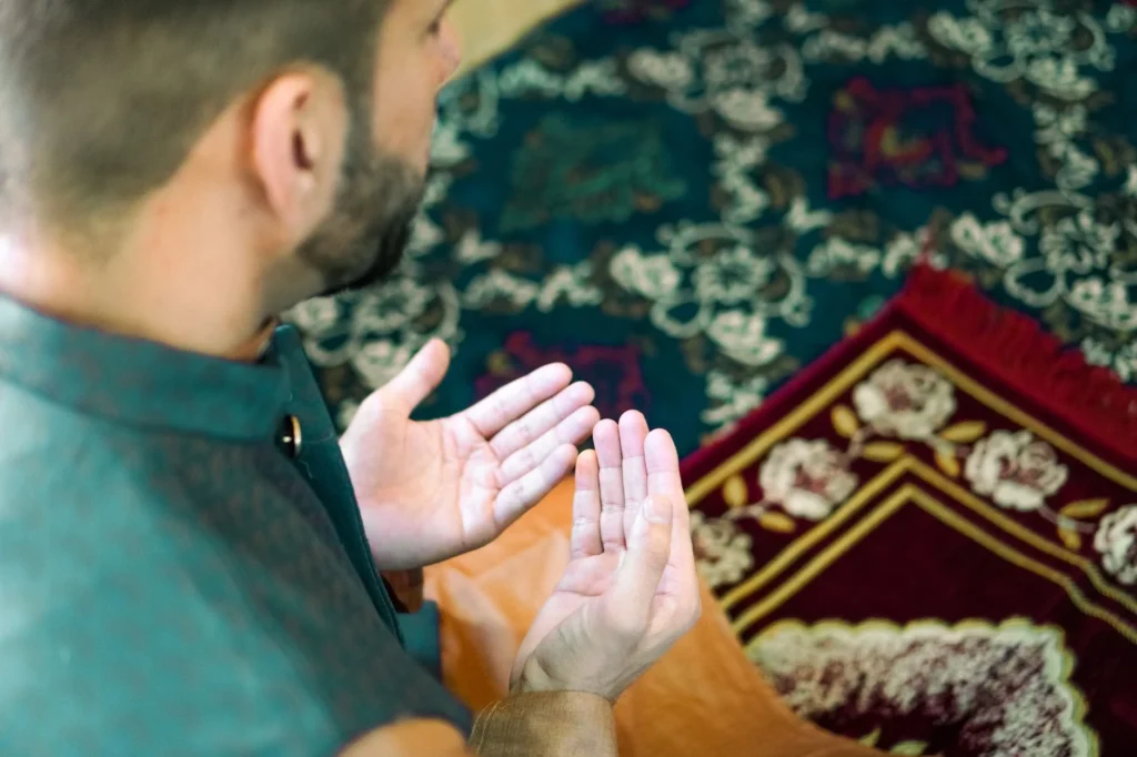 Namaz Nasıl Kılınır? Yeni Başlayanlar İçin Adım Adım Rehber