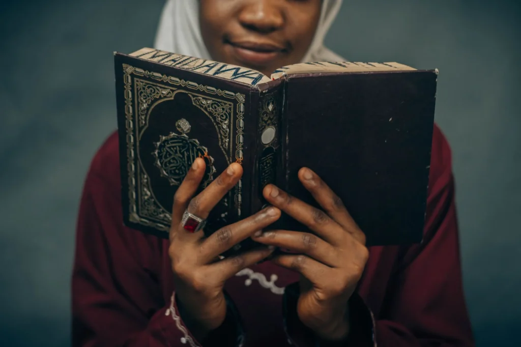 Kur'an-ı Kerim'i Anlama ve Hayata Tatbik Etme Yolları