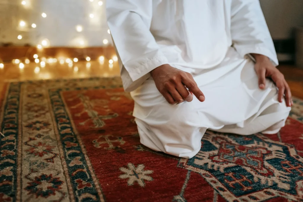 Namaz Nasıl Kılınır? Yeni Başlayanlar İçin Adım Adım Rehber