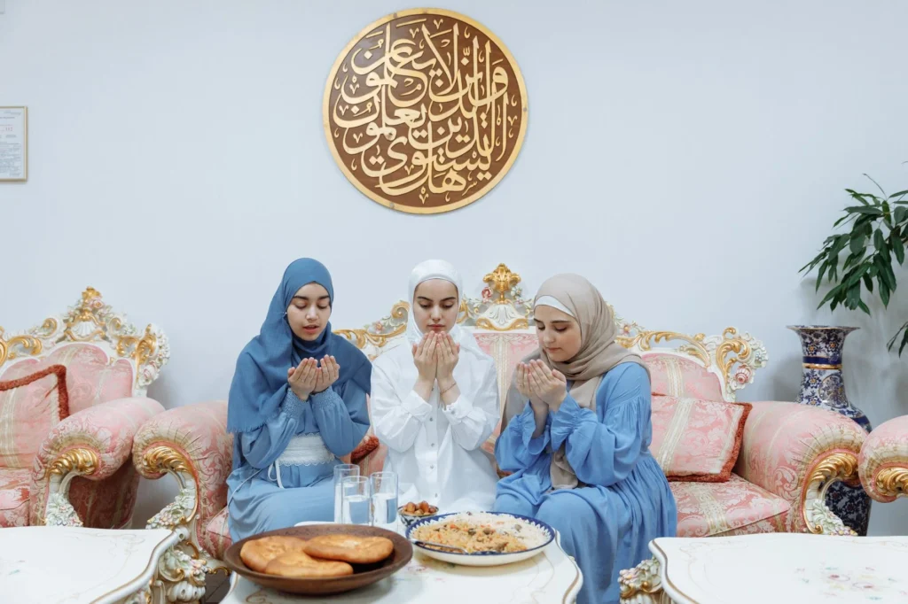 İslami Aile Eğitimi: Çocuklarımızı Değerlerimizle Nasıl Yetiştiririz?