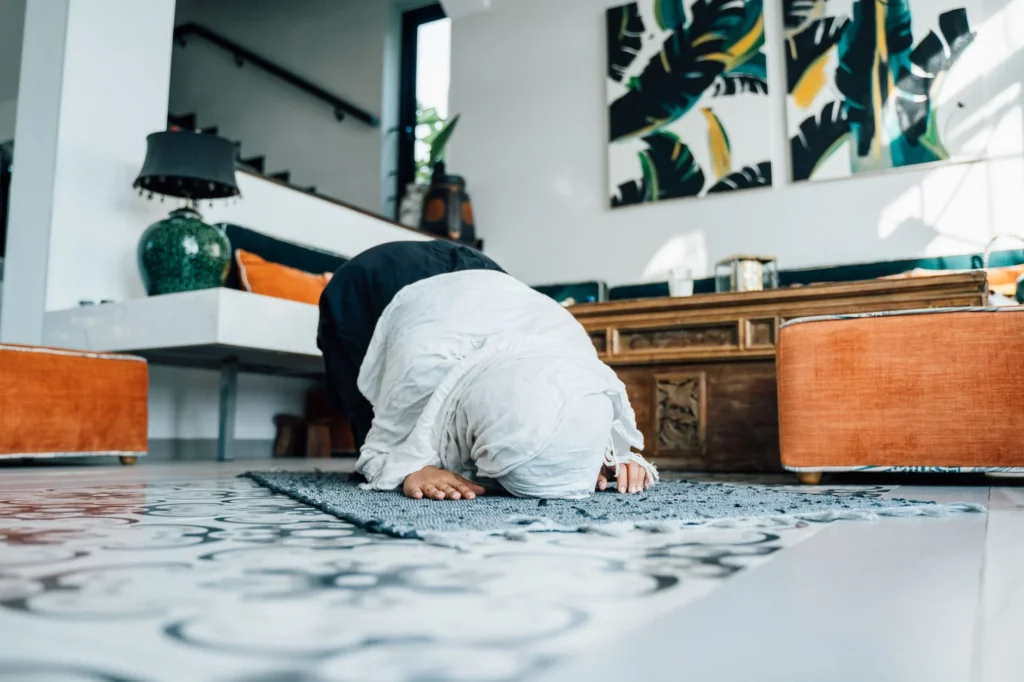 Namaz Nasıl Kılınır? Yeni Başlayanlar İçin Adım Adım Namaz Rehberi